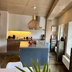아파트 Ancien Cinema Loft 비안덴
