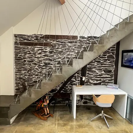 Ancien Cinema Loft شقة