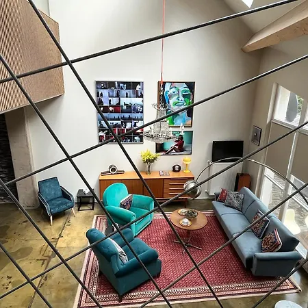 Ancien Cinema Loft شقة *